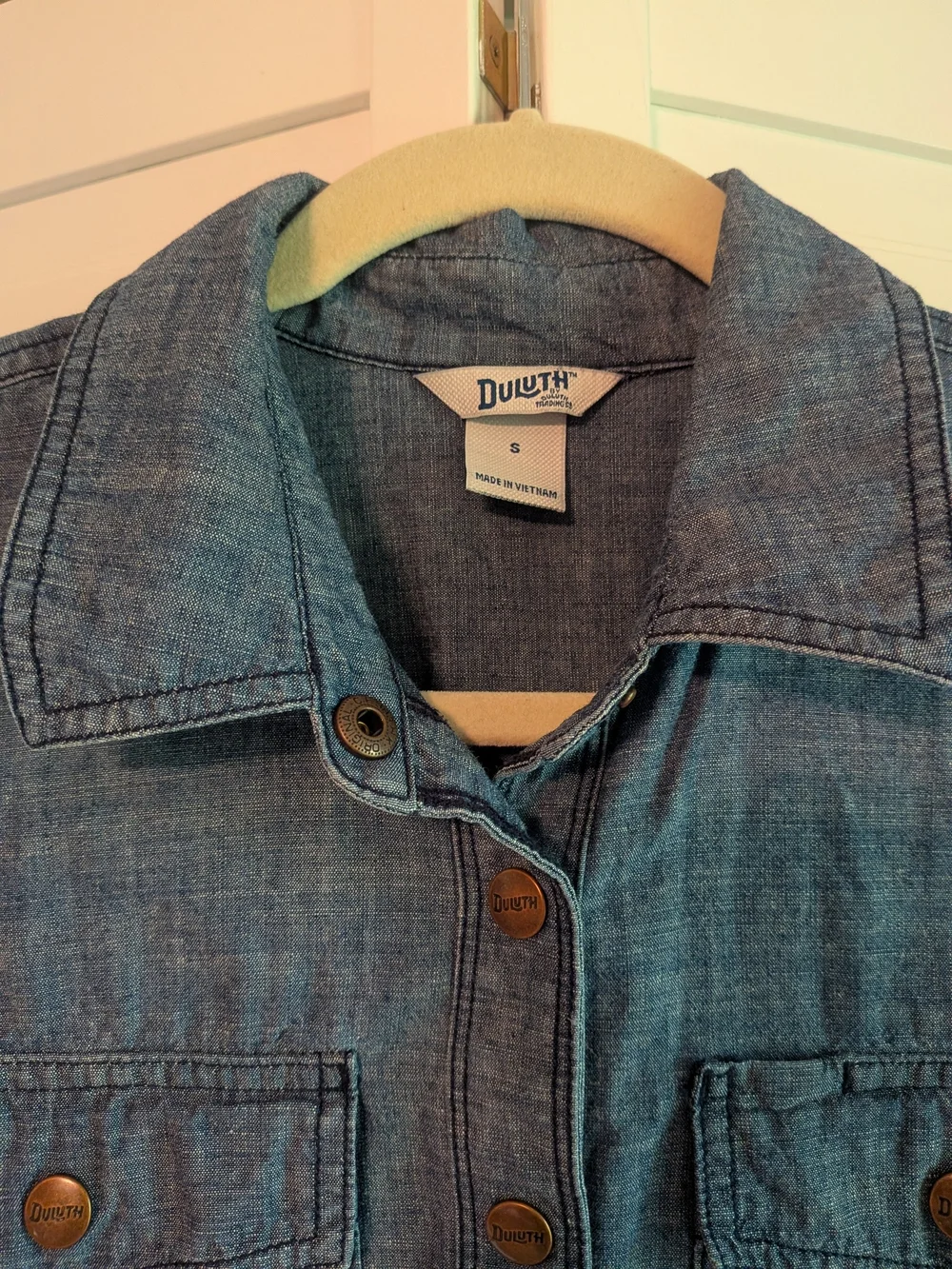 Duluth Trading Co casual chambray